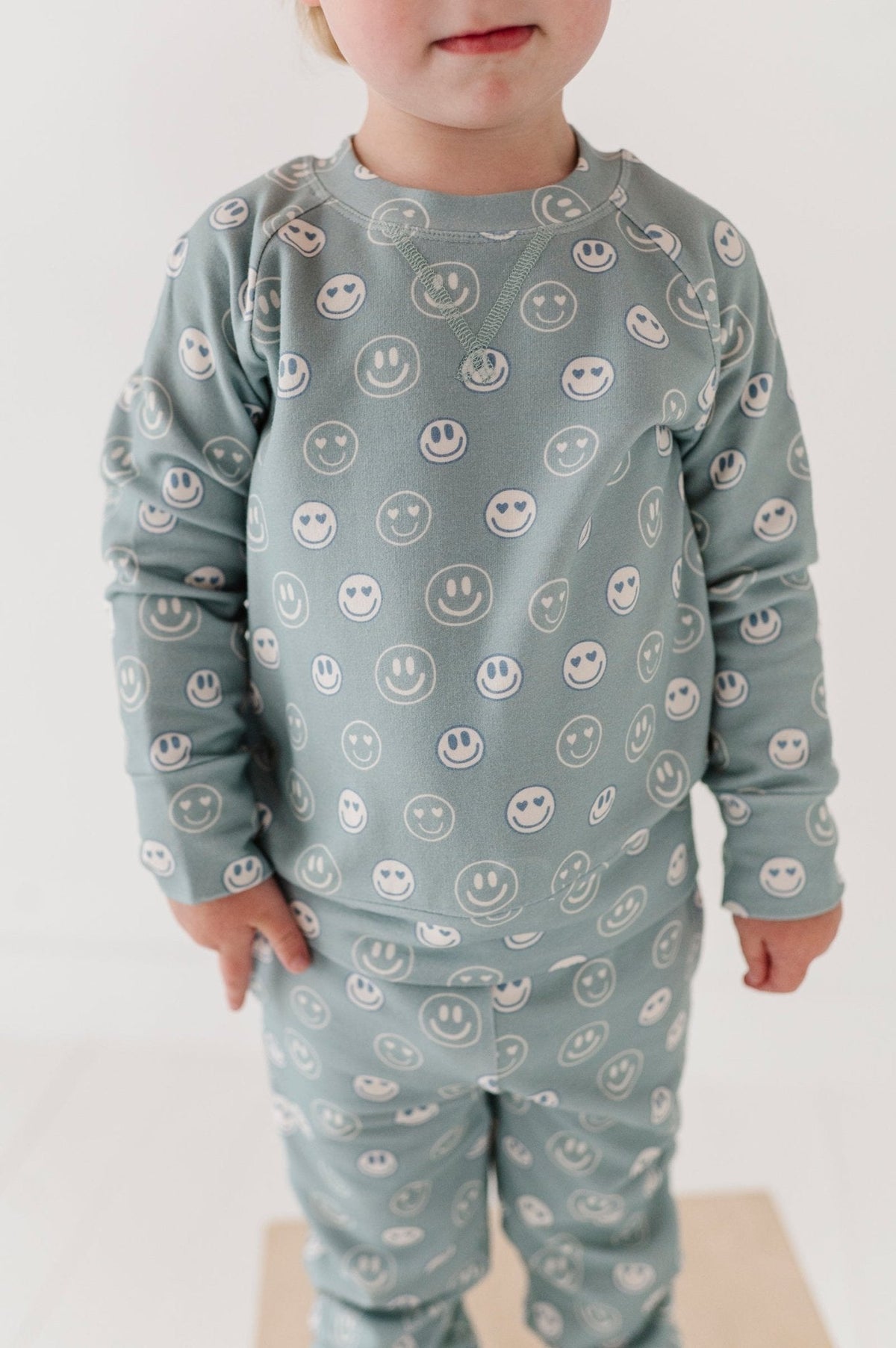 Boys Raglan Sweatshirt in Heart Eyes
