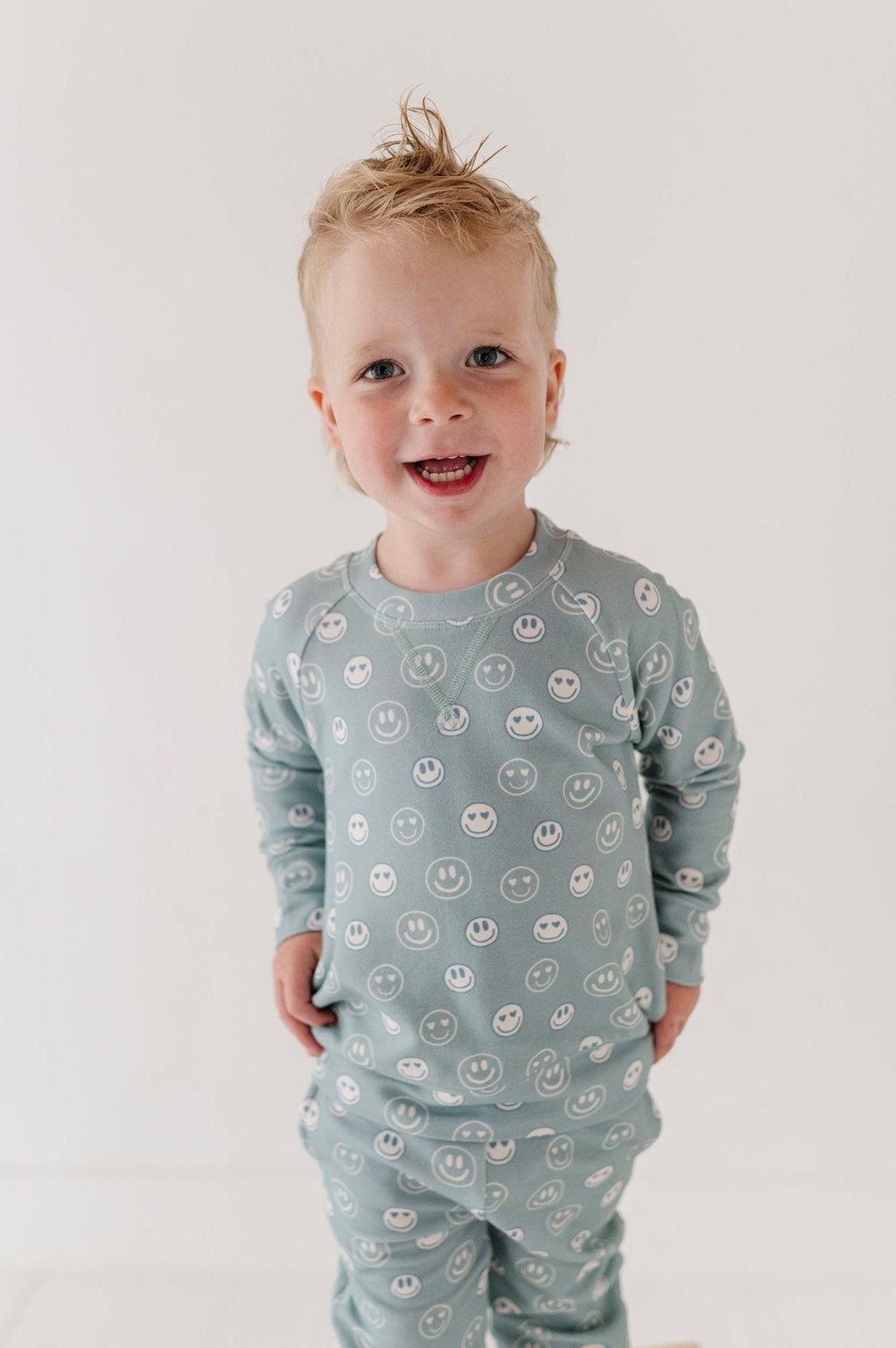 Boys Raglan Sweatshirt in Heart Eyes