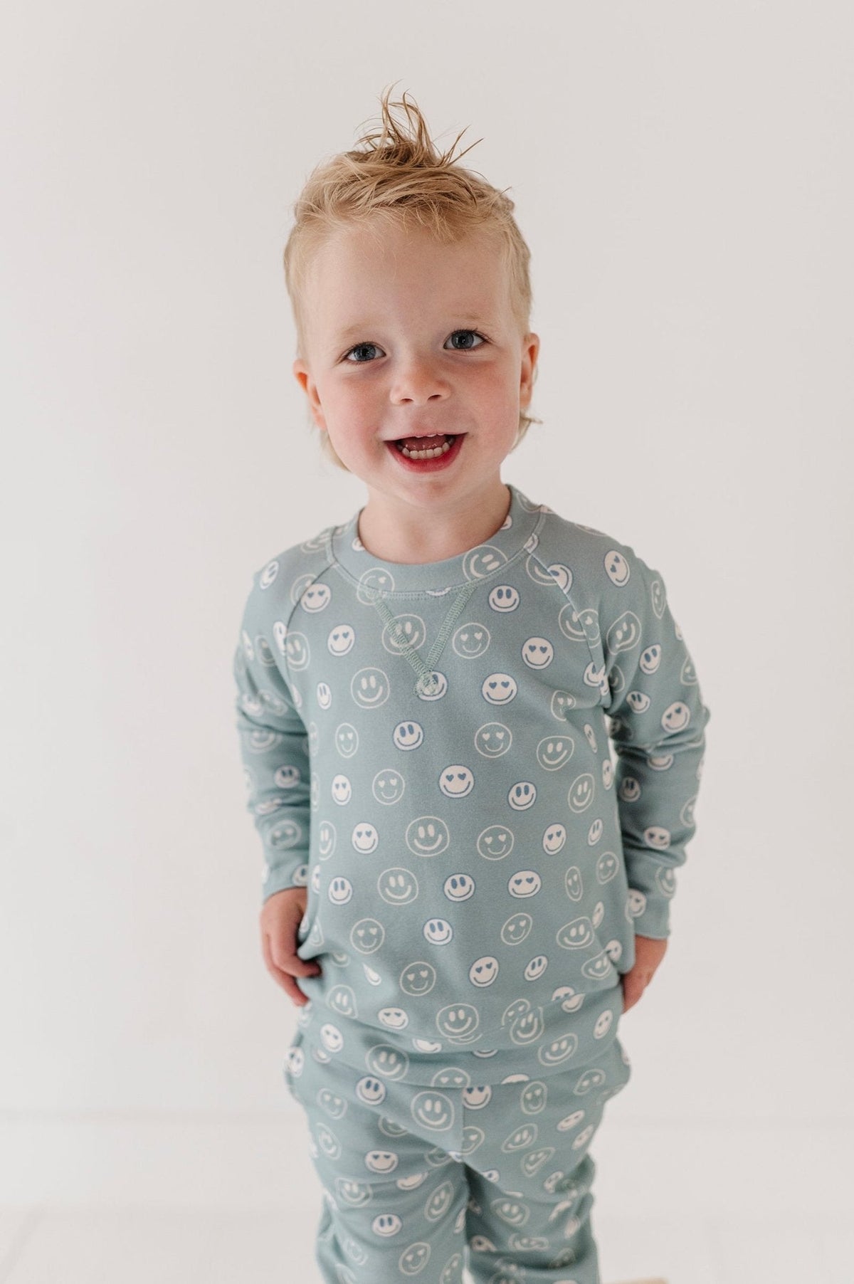 Boys Raglan Sweatshirt in Heart Eyes