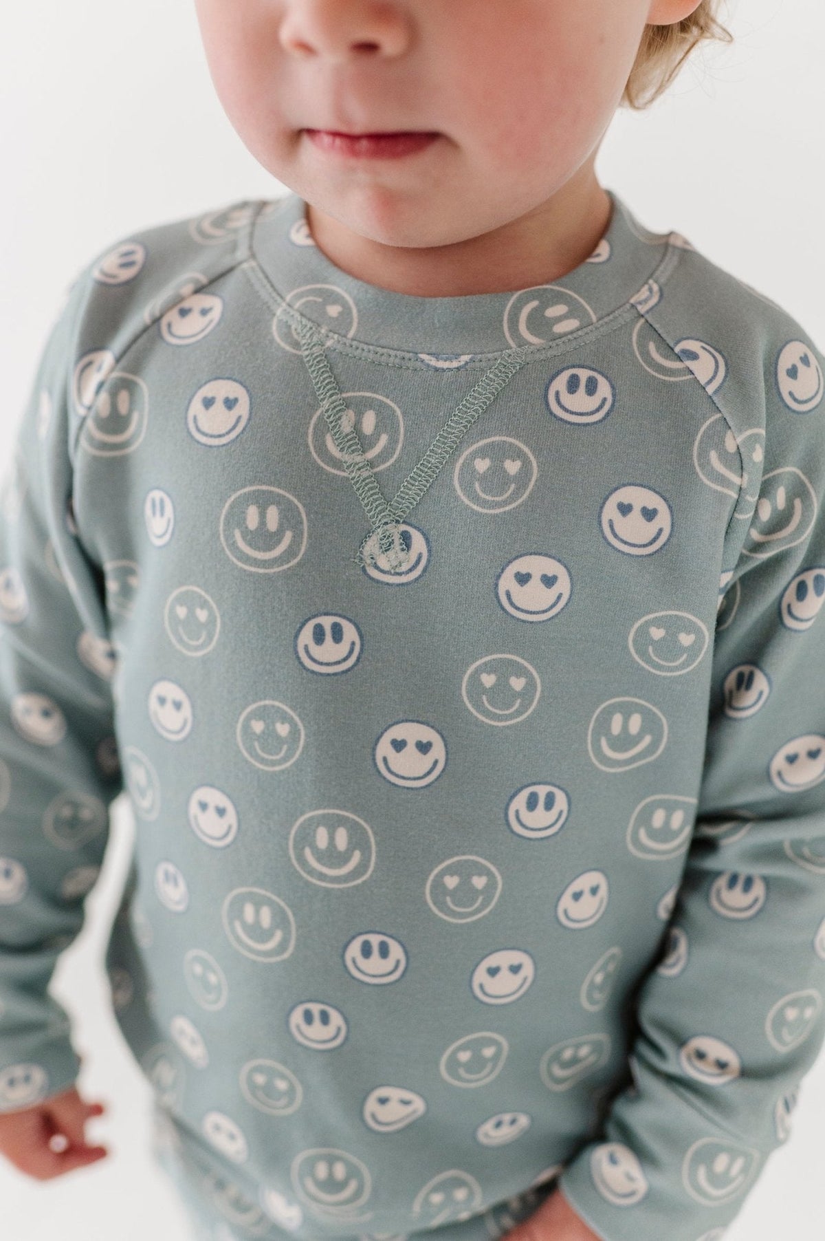 Boys Raglan Sweatshirt in Heart Eyes