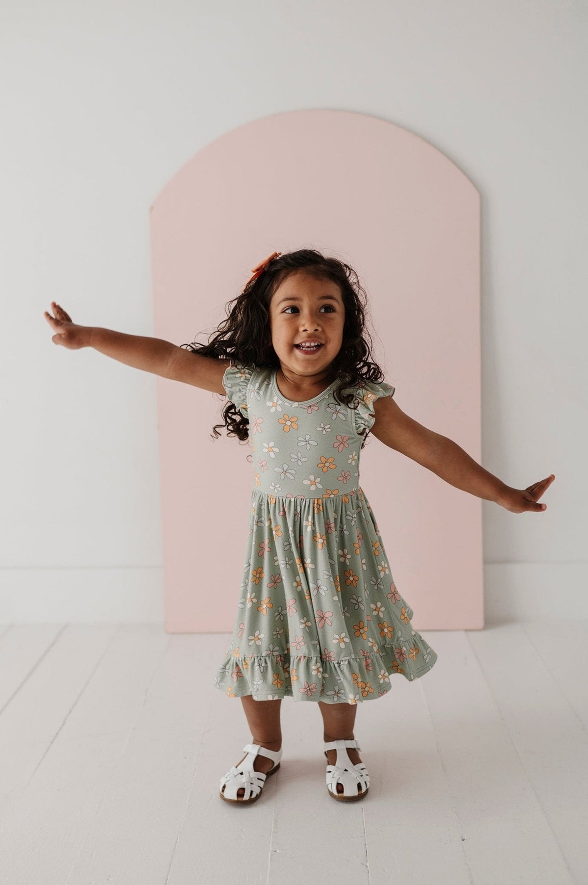 Girls Sleeveless Twirl Dress in Sketched Daisy